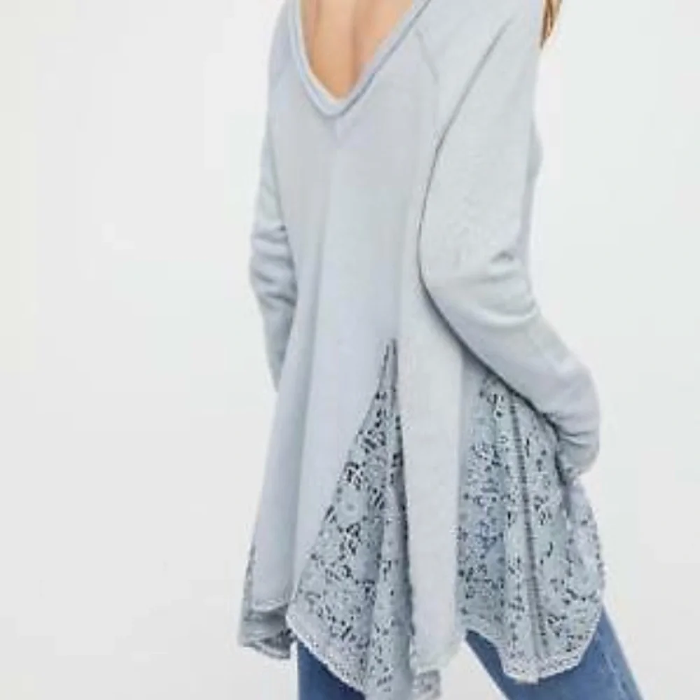 [Free People] Light Lace Asymmetrical Top
